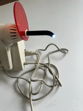 CU-1000 HENRY SCHEIN Curing Light #2