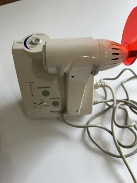 CU-1000 HENRY SCHEIN Curing Light